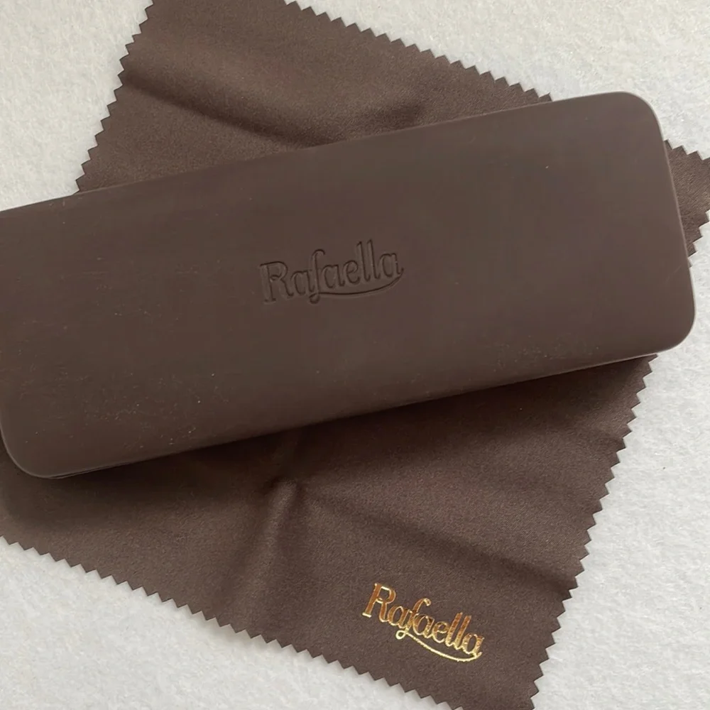 NEW Rafaella Glasses Case with Lens Cloth